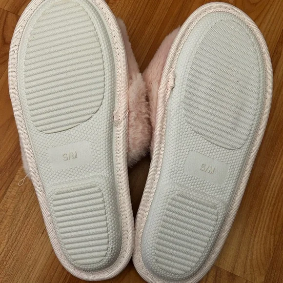 Splendid Cross Slide Slippers - Picture 3 of 3